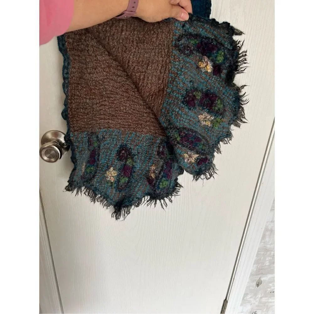 Scarf - Picture 4 of 4